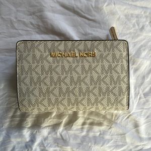 Michael kors wallet
